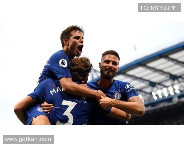 德甲激战曼城与里昂握手言和红牌事件引发全场热议 德甲激战曼城与里昂握手言和红牌事件引发全场热议