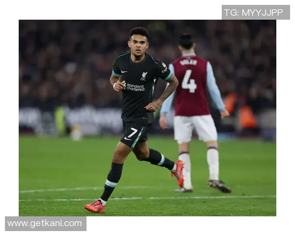 中超热战:多特蒙德狂胜利物浦引发转会风波与全场沸腾 中超热战:多特蒙德狂胜利物浦引发转会风波与全场沸腾