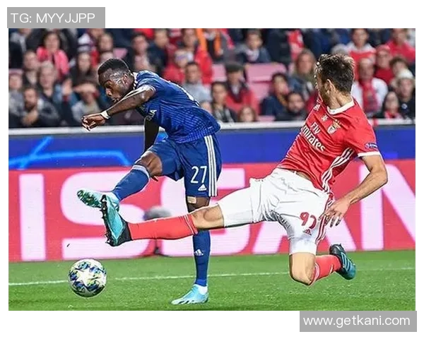 欧冠激战本菲卡与里昂战成平局神扑瞬间点燃全场气氛